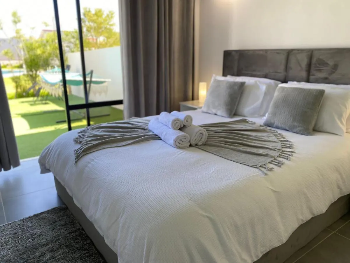 Appartamento Casa Com Terraco E Piscina Sagres